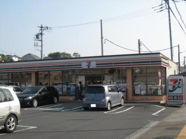 ベイルーム金沢西柴101号室 【コンビニエンスストア】セブン‐イレブン 横浜片吹店まで218ｍ