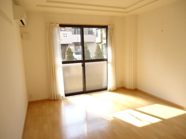 ａｌａｎ　-アラン- 大きな窓で明るい室内