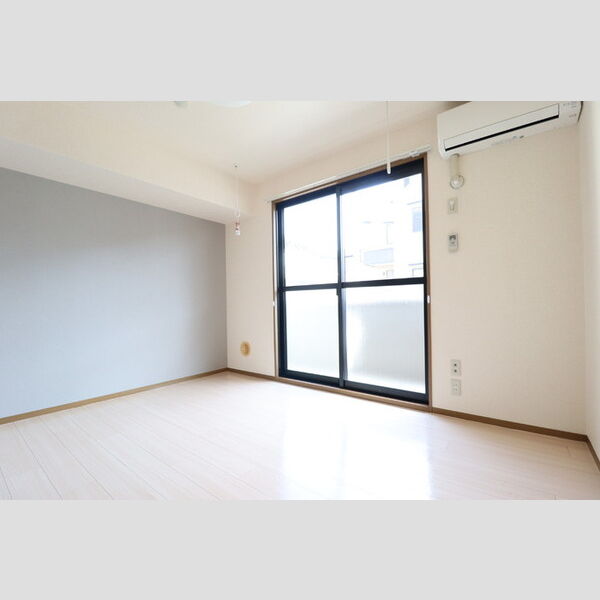 ハイツ・サンピーチ　A リビング