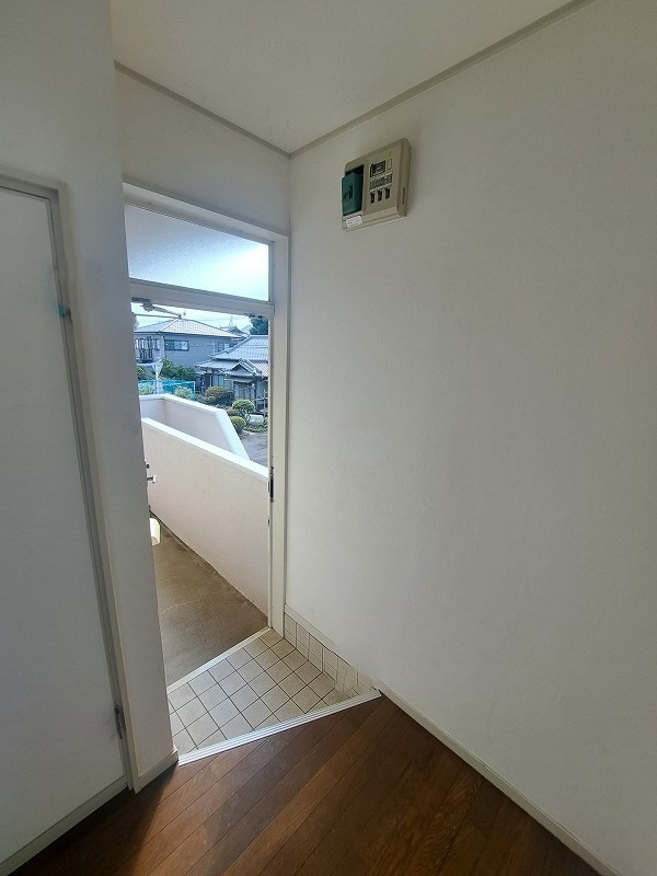 メゾンシティーA館 玄関