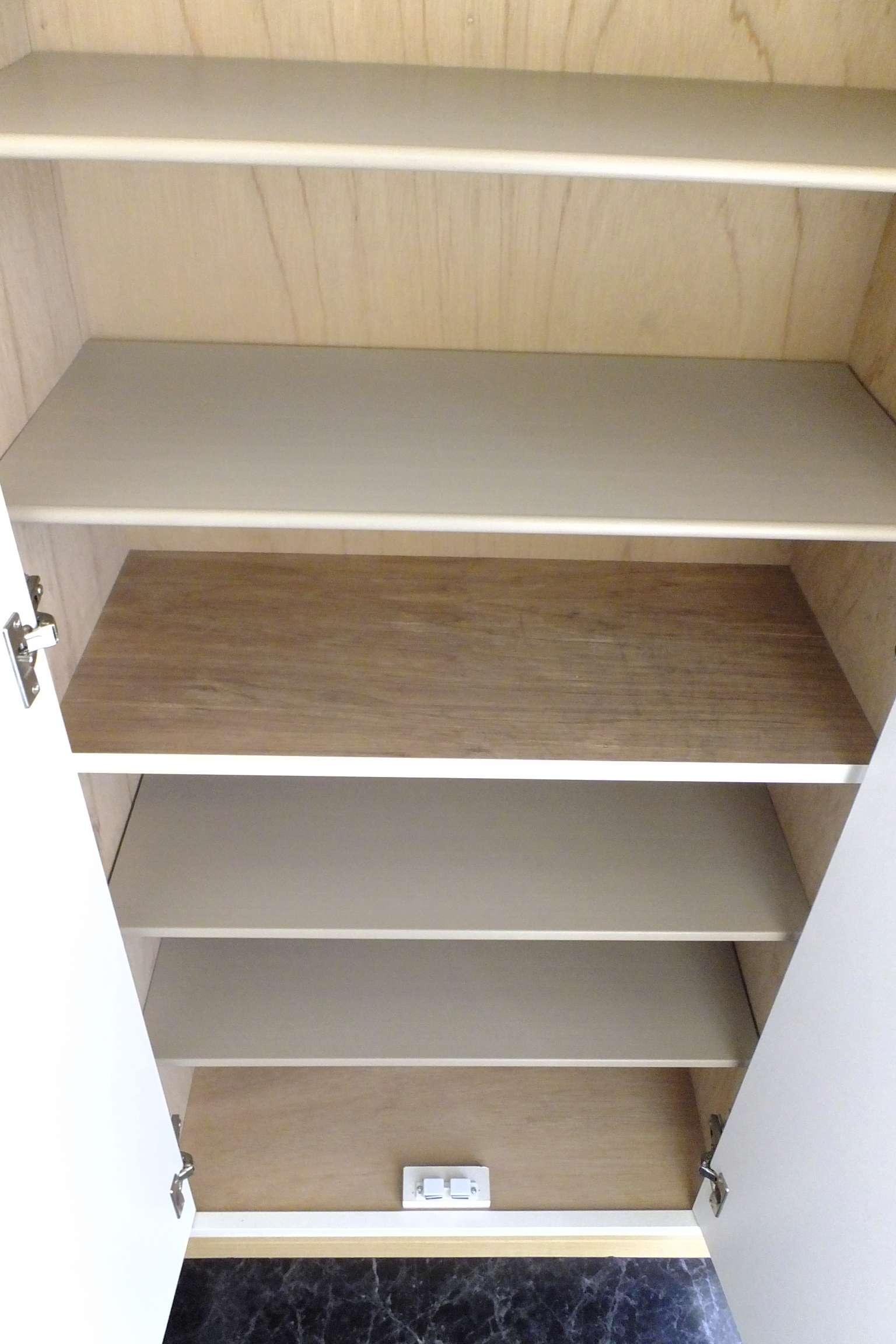 レオパレスフォーブル２１Ａ212号室 内観