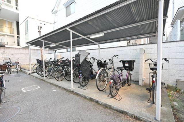 ライオンズマンション方南町駅前8階 駐輪場