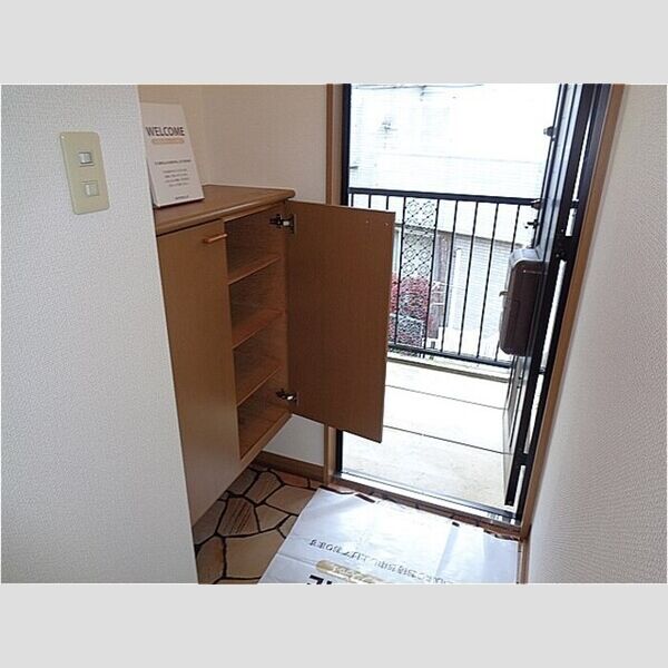 第6小野ハイツ201号室 玄関