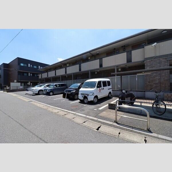 エミネンス上本郷201号室 駐車場