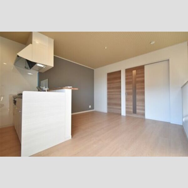 GARAGEクエスト102号室 リビング