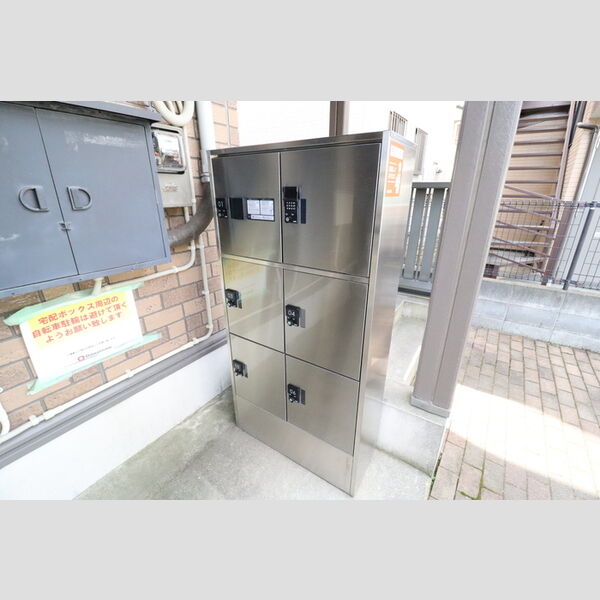 メゾンモナリエ205号室 エントランス