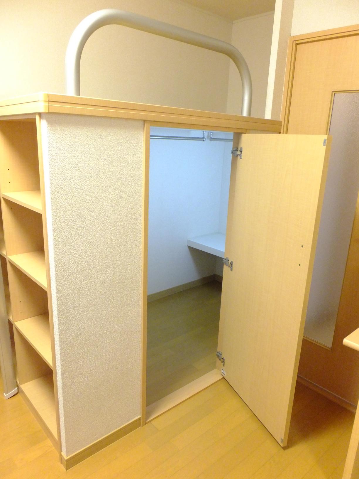 レオパレスみどりⅢ105号室 内観