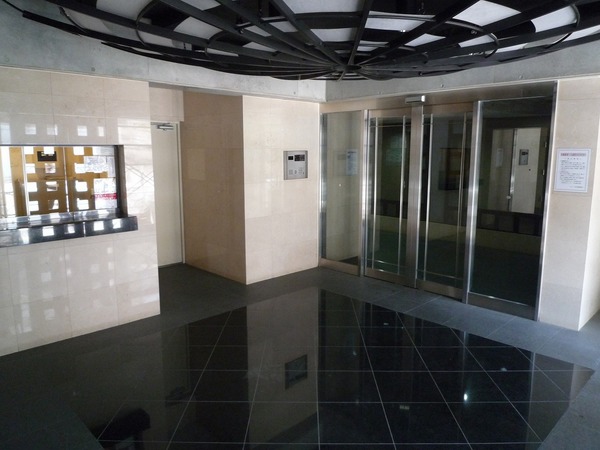 エスコート東大前304号室 エントランス