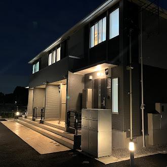 アンジュ 外観写真（夜）