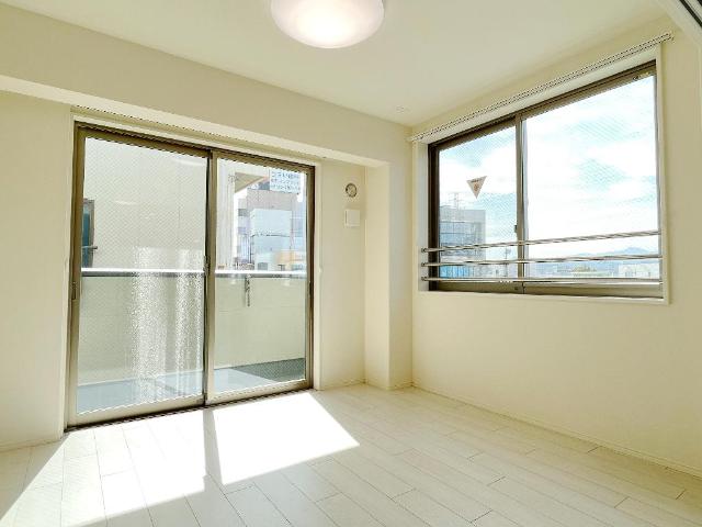 アベリア　コンフェッティ 洋室