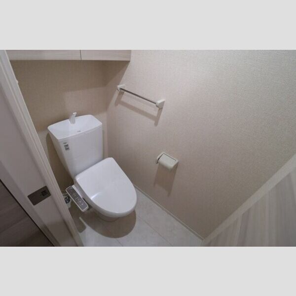 East Cote102号室 トイレ　温水洗浄暖房便座