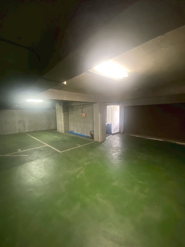 クロノス弥生町 駐車場