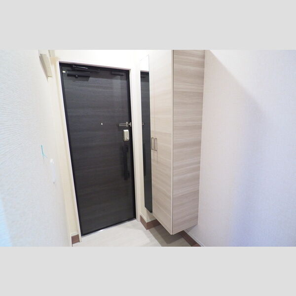 セジュール大船S102号室 玄関(シューズボックス)