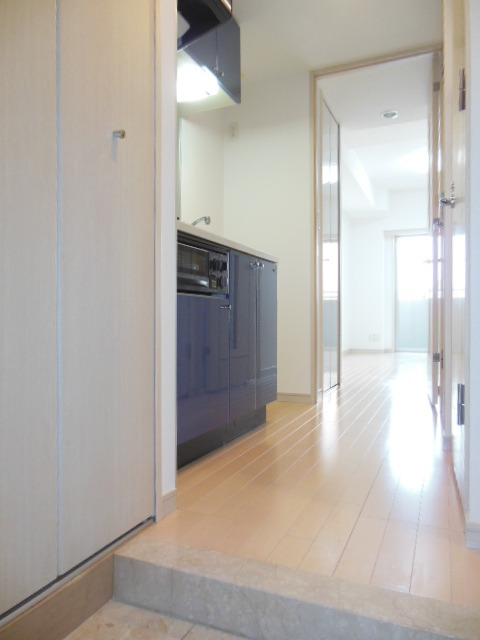 グランド・ガーラ横濱山下町4階 玄関