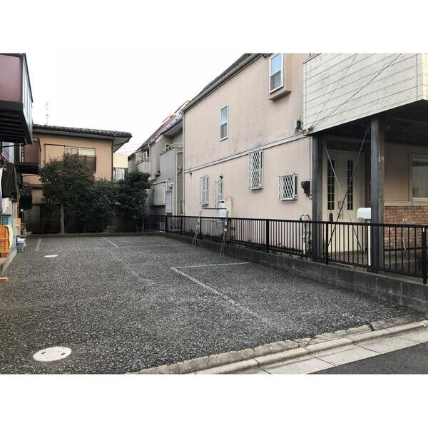 エステートピア・パティオ 駐車場