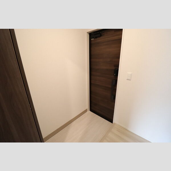 N・D-ROOM IIDACHOU　A棟102号室 玄関