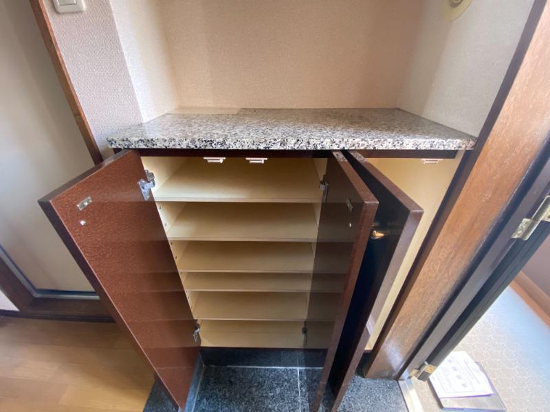 日神パレステージ西麻布5階 下足入れ