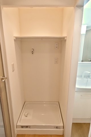 プライムアーバン新宿落合 玄関