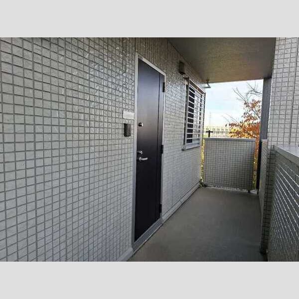 コモレビ大蔵　S E104号室　玄関