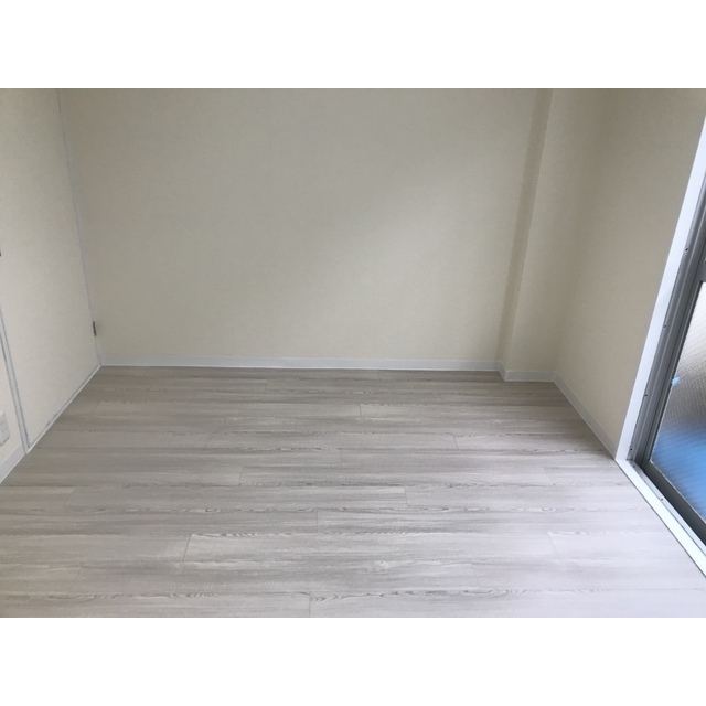 リエス伊勢原302号室 リビング