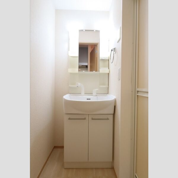 グランドソレーユBABA　Ⅲ105号室 洗髪洗面化粧台