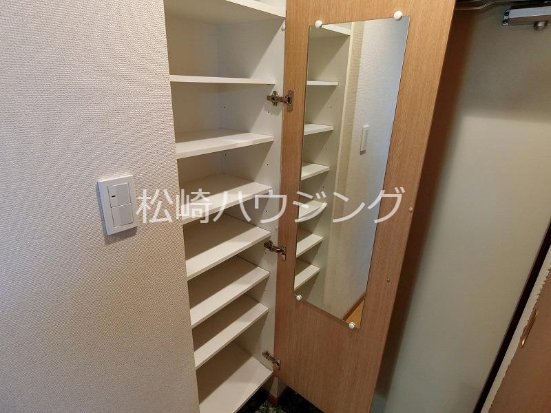 サンテラスもみじ山2階 玄関