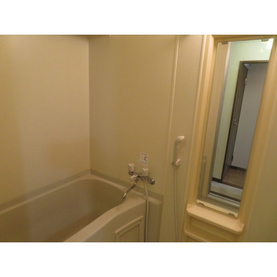 ファミーユコート恩田Ｂ棟0302号室 バス