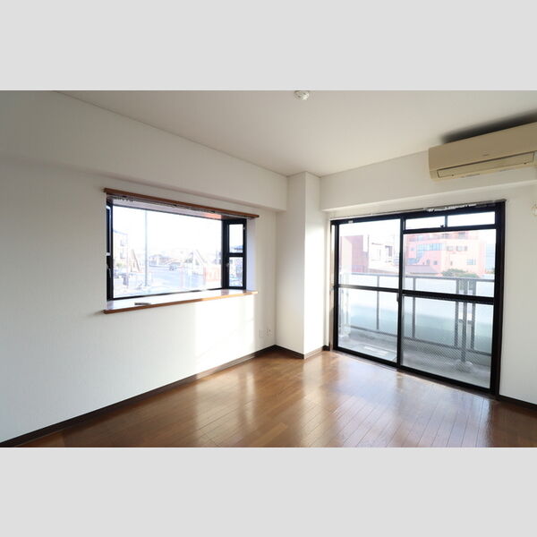 ヴェルドミール202号室 洋室