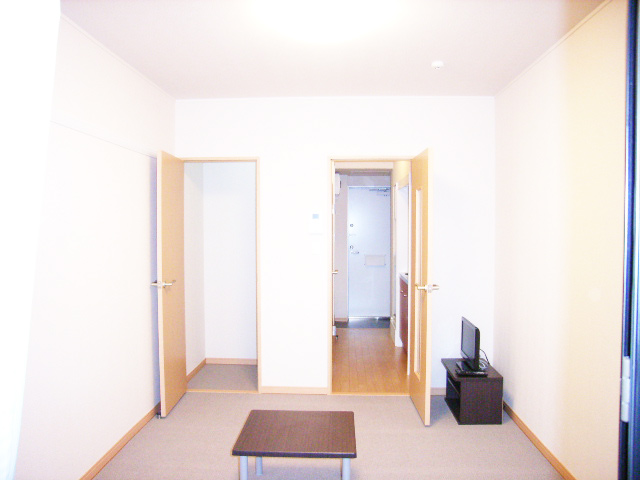 レオパレスかわせみ リビング