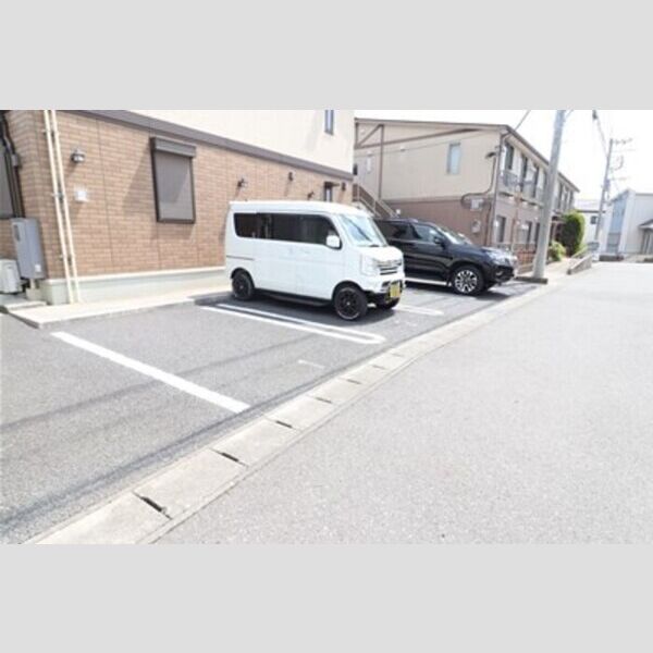ソレアード 駐車場