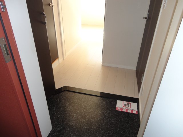 サンフォレスタ１番館 玄関