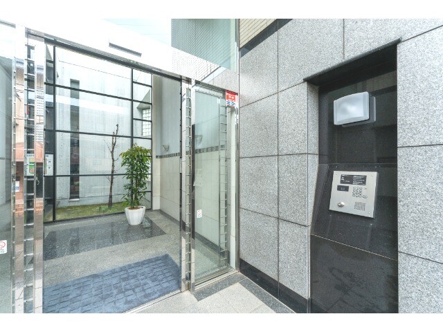 世田谷野毛レジデンス3階 エントランス