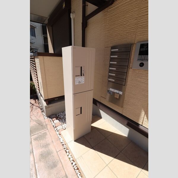 リーフハイツ305号室 宅配ボックス
