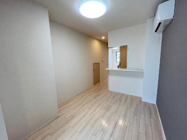 キャトルセゾン105号室 リビング