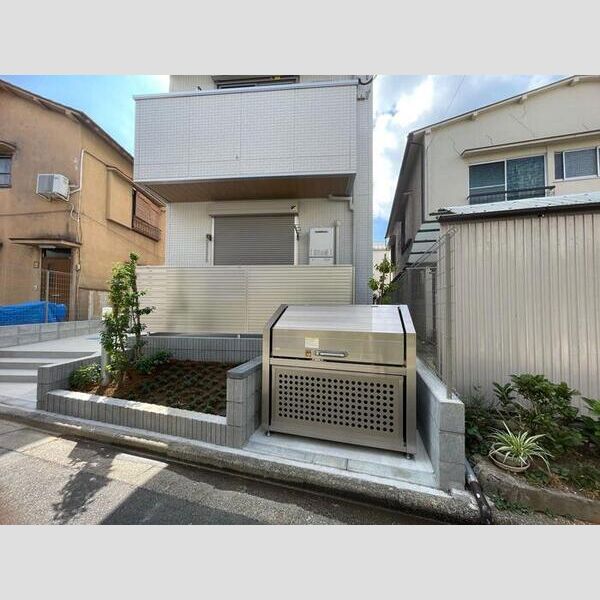 アヴァンス青井201号室 ゴミストッカー