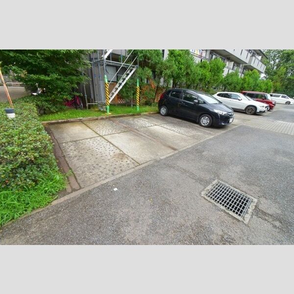 アルファタウン秦野新町　A 駐車場