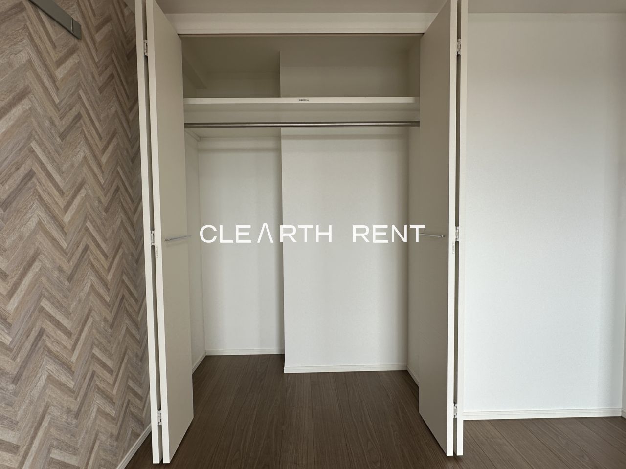 プラシア蒲田 ＴＨＥ ＧＲＡＮＤ ＲＥＳＩＤＥＮＣＥ6階 ハンガーパイプ付き収納クローゼット