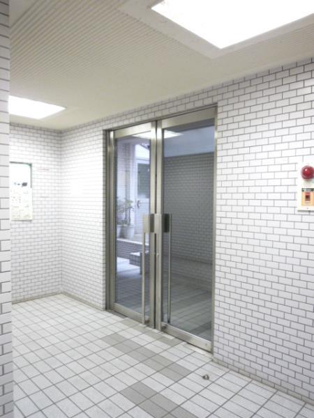 リーベブルク桃井105号室 エントランス