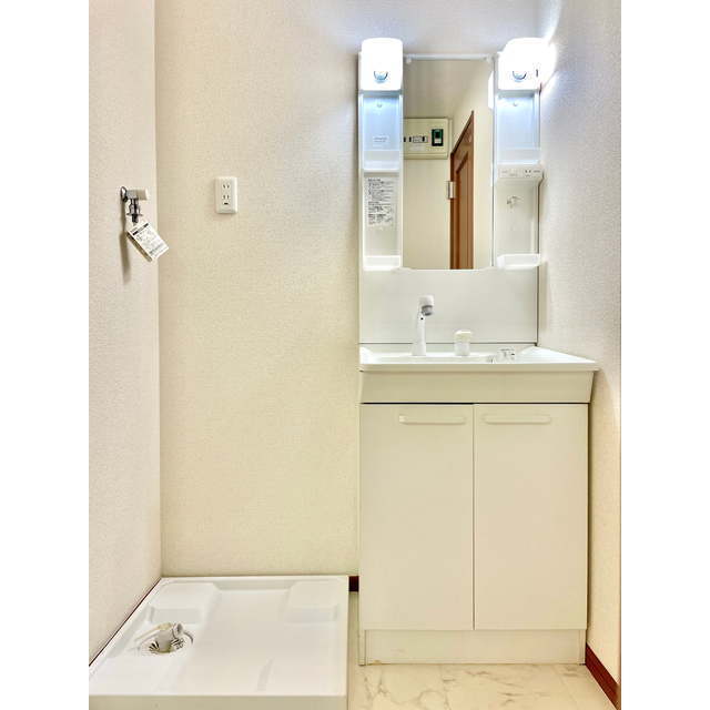 クラウンハイツⅠ105号室 ☆洗髪洗面化粧台・洗濯機置場