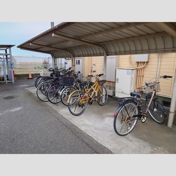 クレール清水 駐輪場