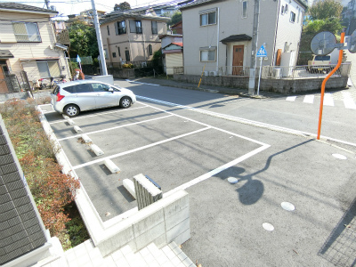 リブリ・アレンダドールⅠ2階 駐車場