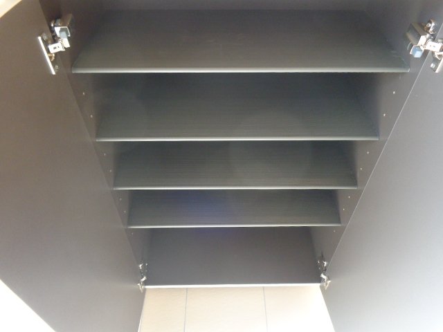 ヴィラージュ弐番館 シューズBOX