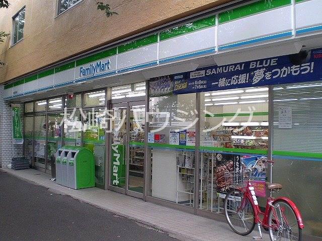 ニューハイム村上3階 ファミリーマート中野新井店