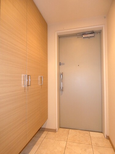 ライオンズ横浜新子安ハーバーコート 玄関