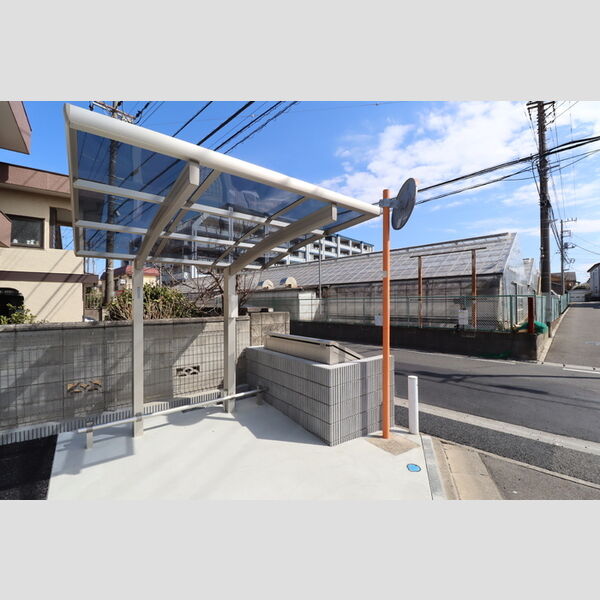 ジュネス前原103号室 駐輪場