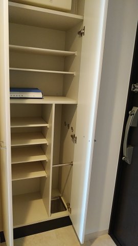 プラウドフラット鶴見Ⅱ407号室 玄関