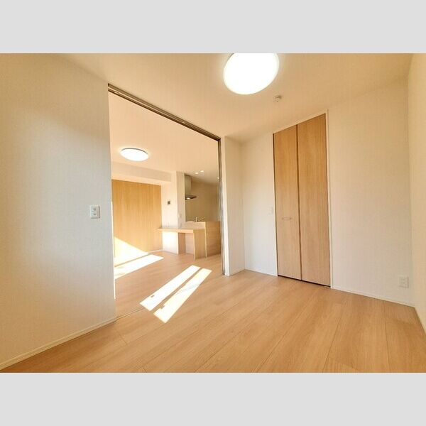 ファミーユ103号室 洋室