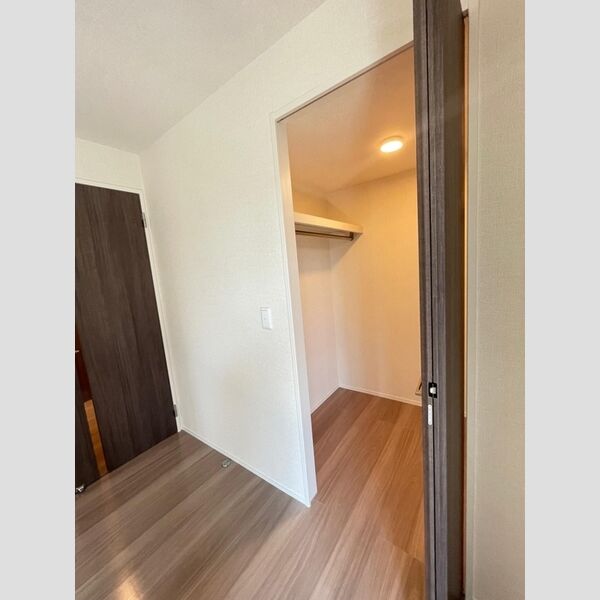 フレシア鵠沼海岸 ウォークインクローゼット