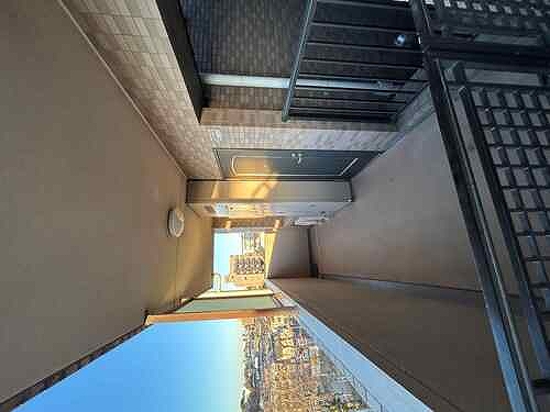 ライオンズヒルズ松戸4階 玄関アルコープ