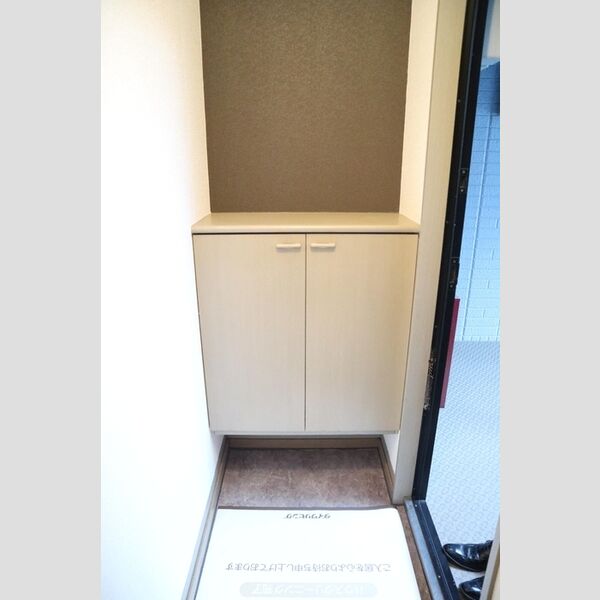 ヴァンベール東川口　Ⅴ103号室 シューズボックス